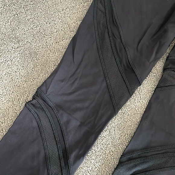 Lululemon Women’s Leggings - Picture 3 of 3